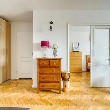 Full Location In Center *